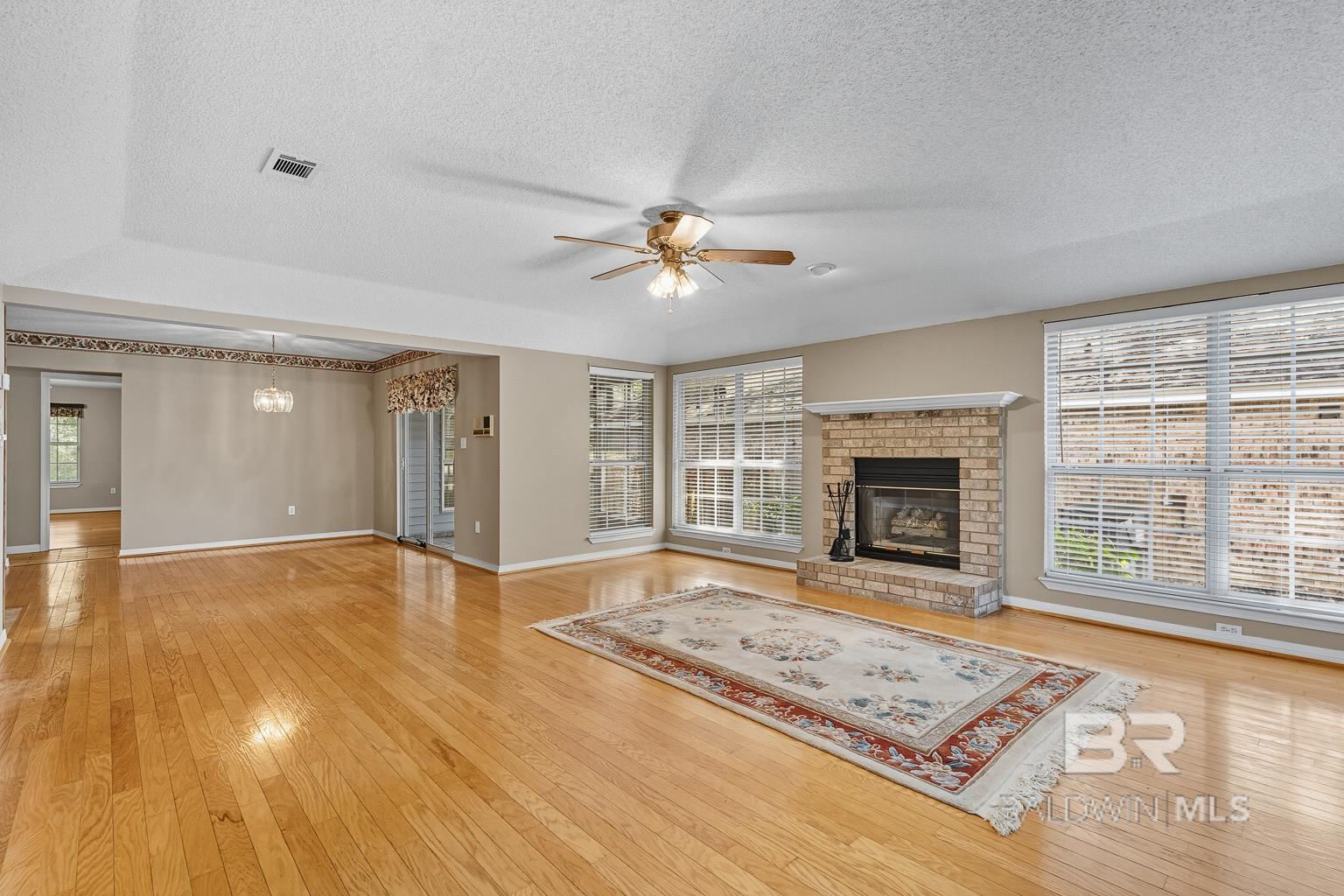 Image 2: Living Room