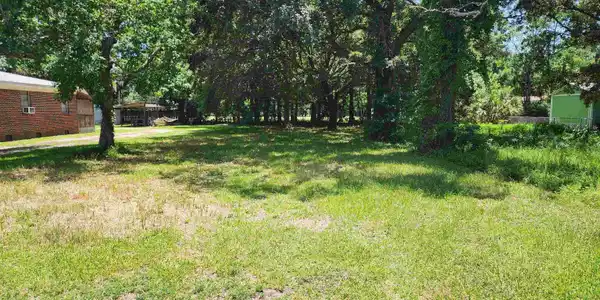 911 Cadillac Avenue