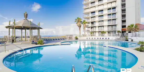 Image 2: Pool