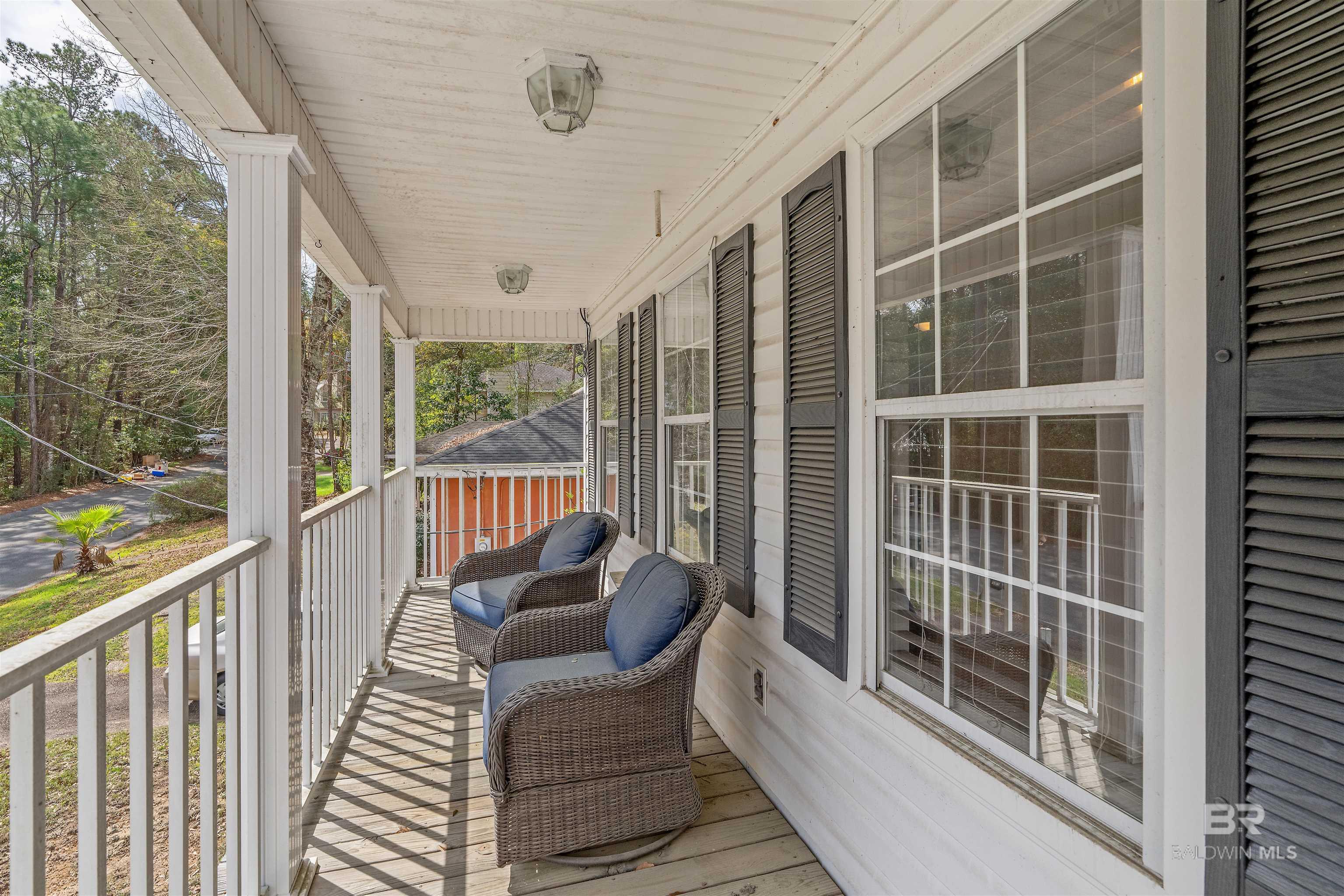 Image 4: Balcony