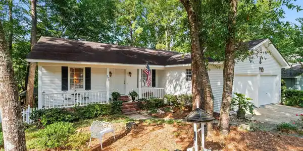 105 Lake Cove Circle