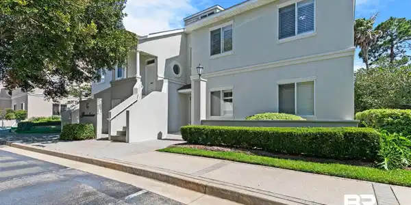 200 Peninsula Boulevard
