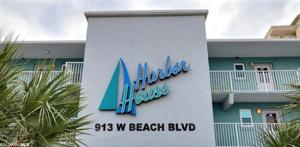 913 Beach Blvd