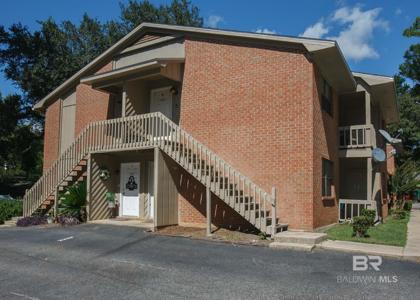 512 Lake Forest Boulevard
