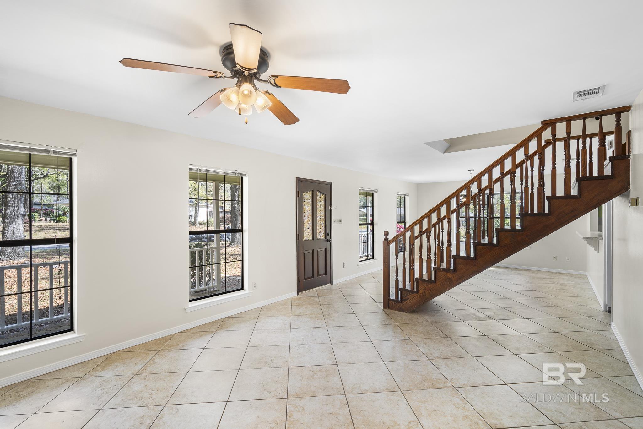 Image 4: Entrance Foyer