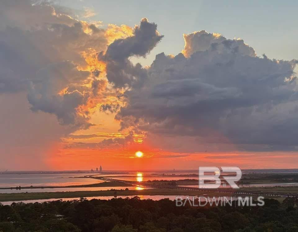Image 3: Loma Sunsets