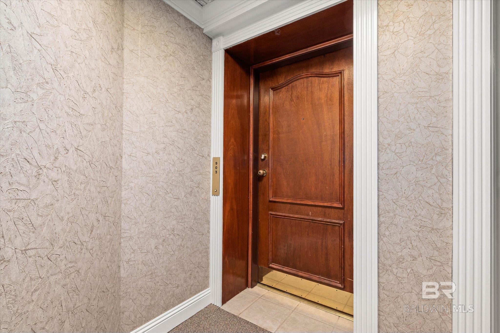Image 4: Entry