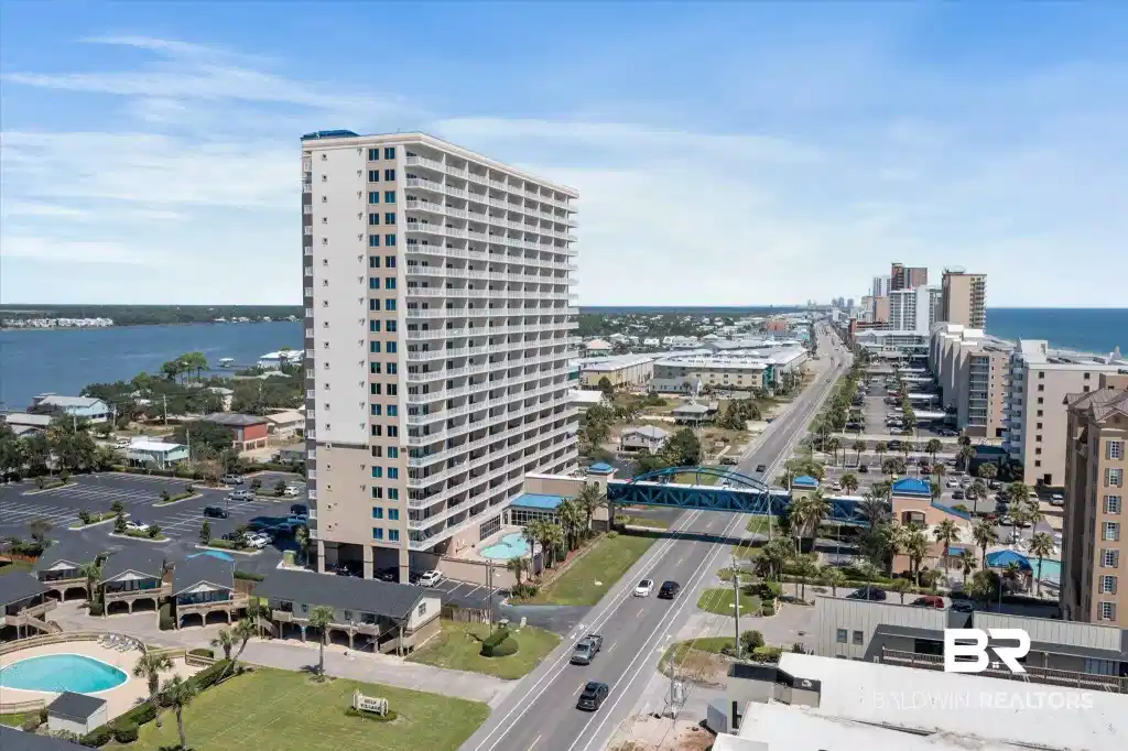 Image 1: West Corner Unit 1209