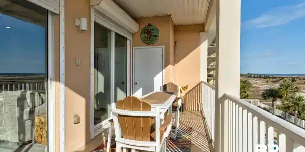 Image 3: View of balcony