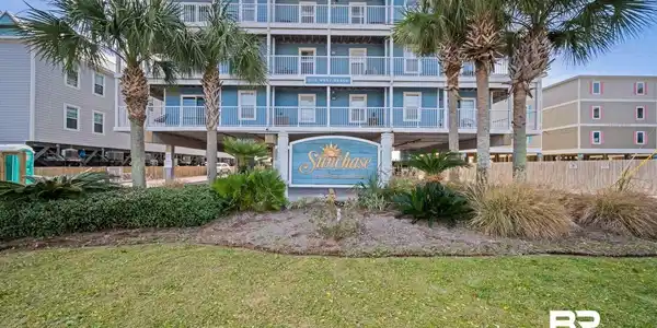 1129 W Beach Boulevard