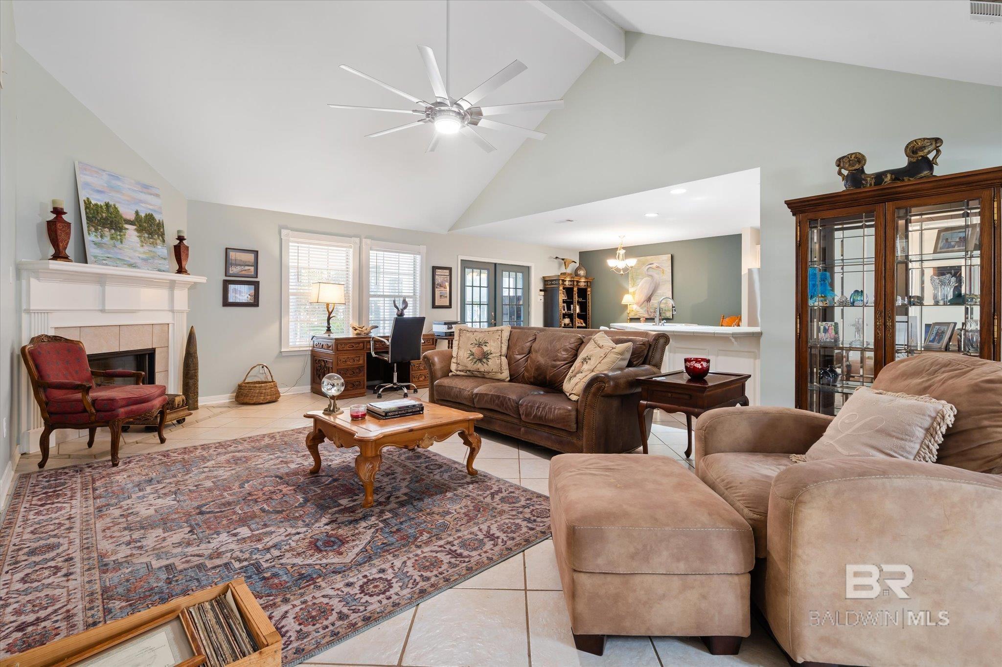 Image 3: Living Room