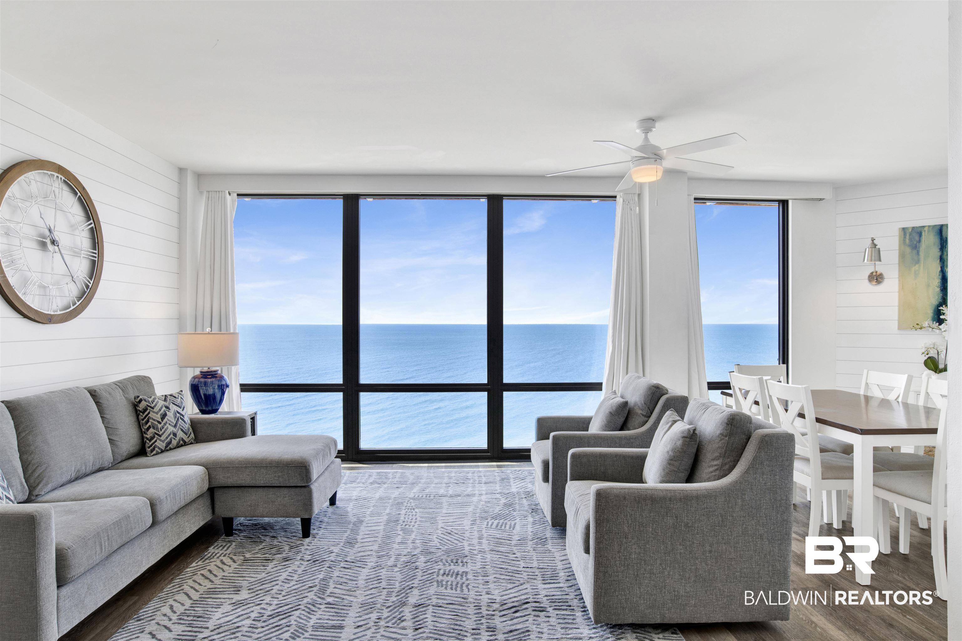 Image 4: Living Room