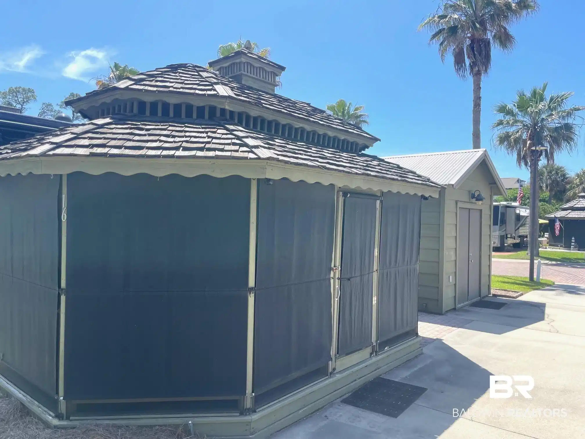 Image 1: Gazebo and coach house