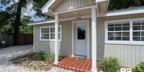 4898 Bay Circle