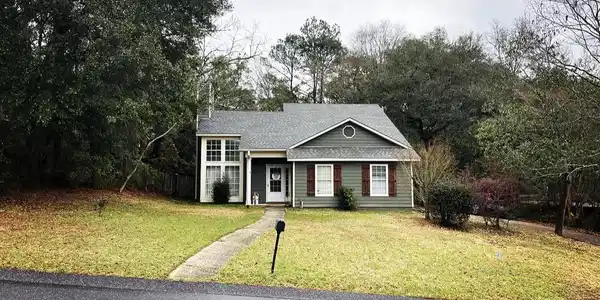 207 Montclair Loop