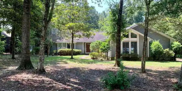 613 Oak Ridge Court