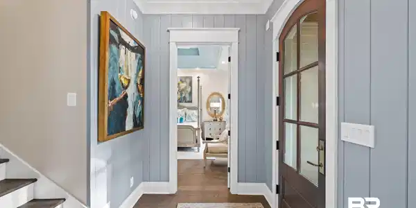 Image 4: Foyer