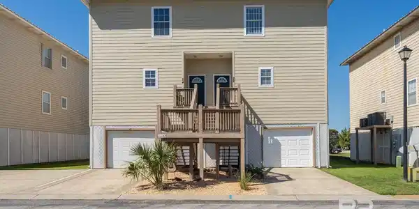 4 Yacht Club Drive
