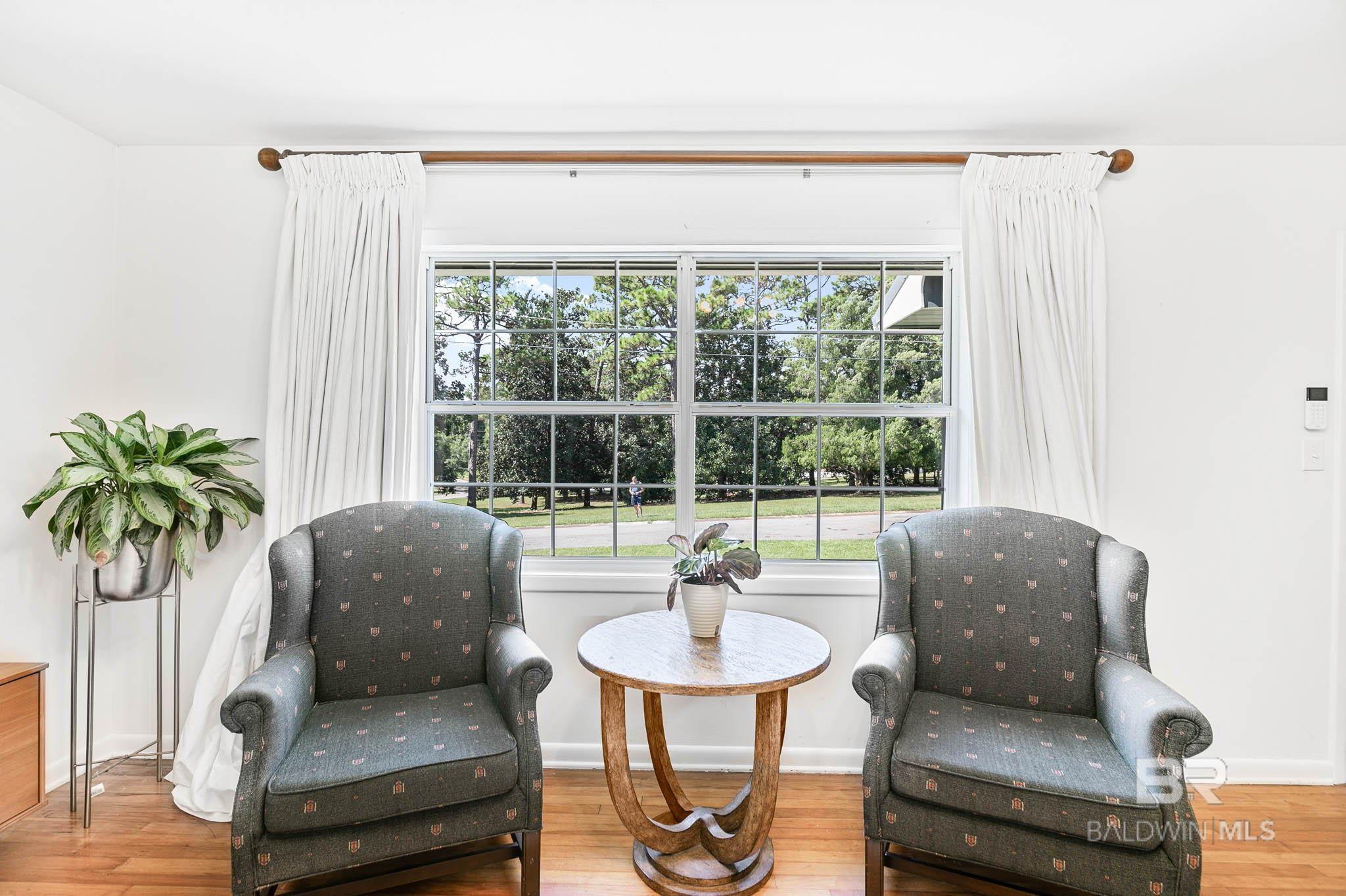 Image 2: Living Room