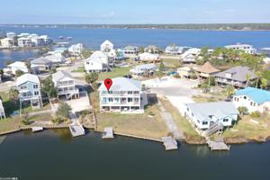 216 Shoreland Cir