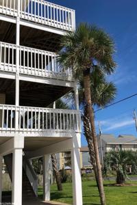 1118 Beach Boulevard