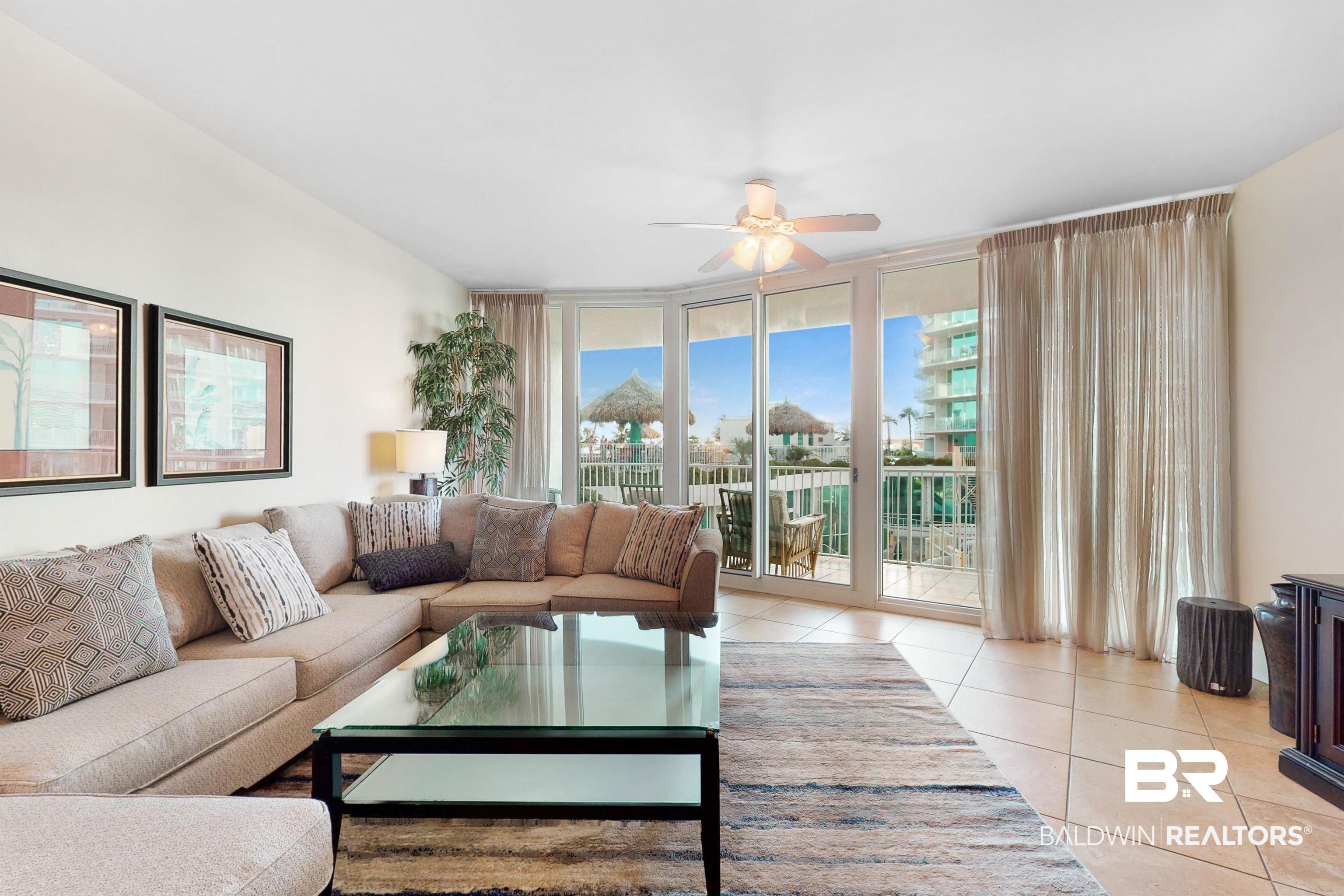 Image 3: Living Room