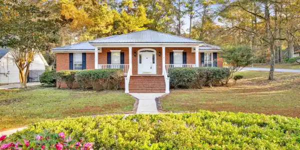 105 Lakeview Loop