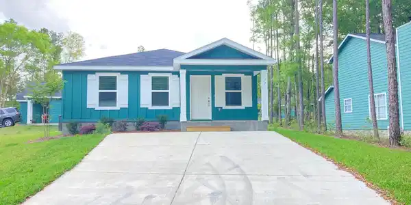 77 Summer Oaks Drive