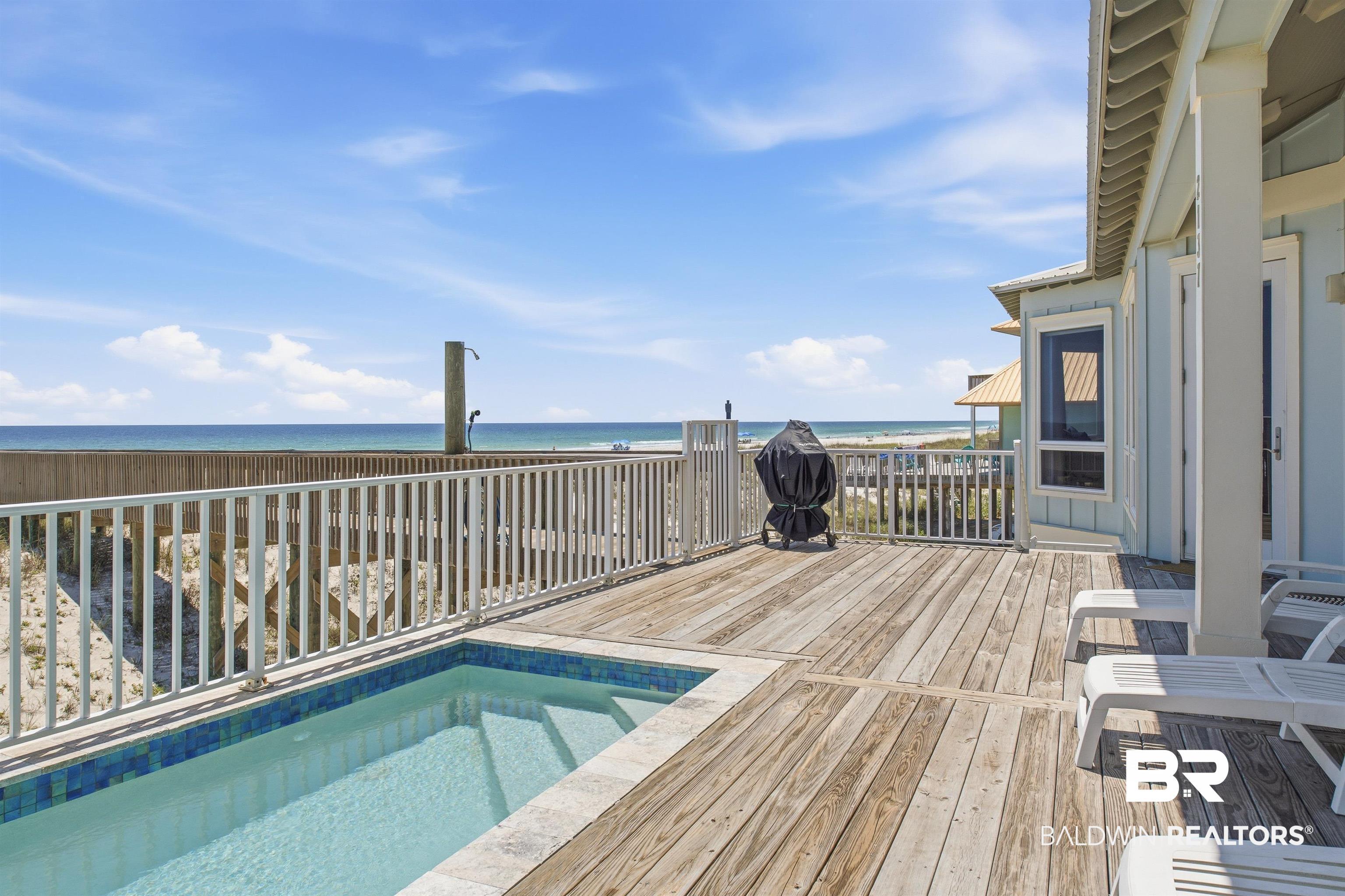 Image 3: Swimming Pool
