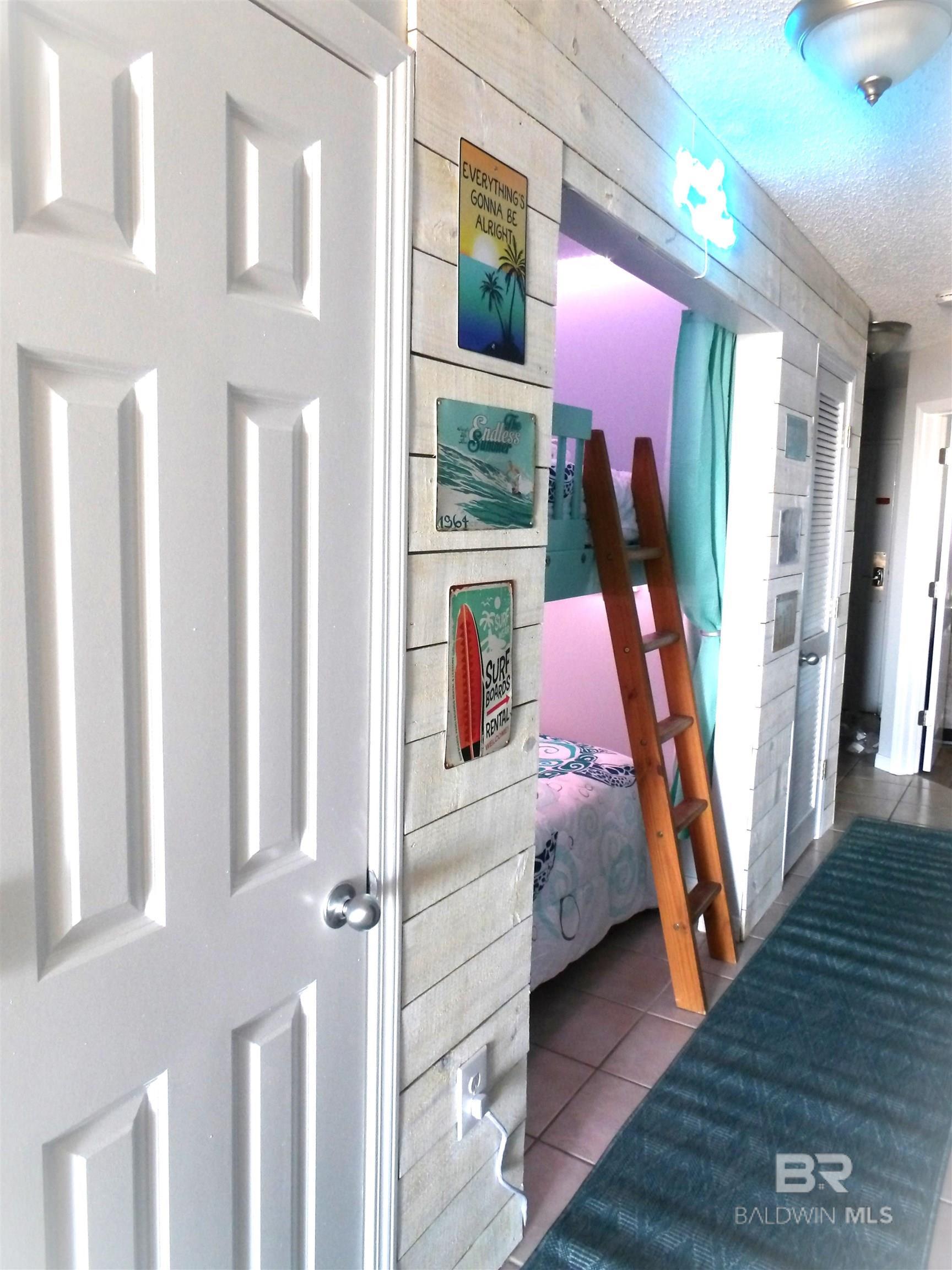 Image 4: Bunks