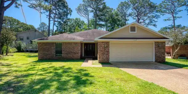 103 Laverne Cir