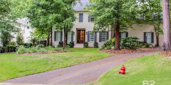 607 E Bay Bluff