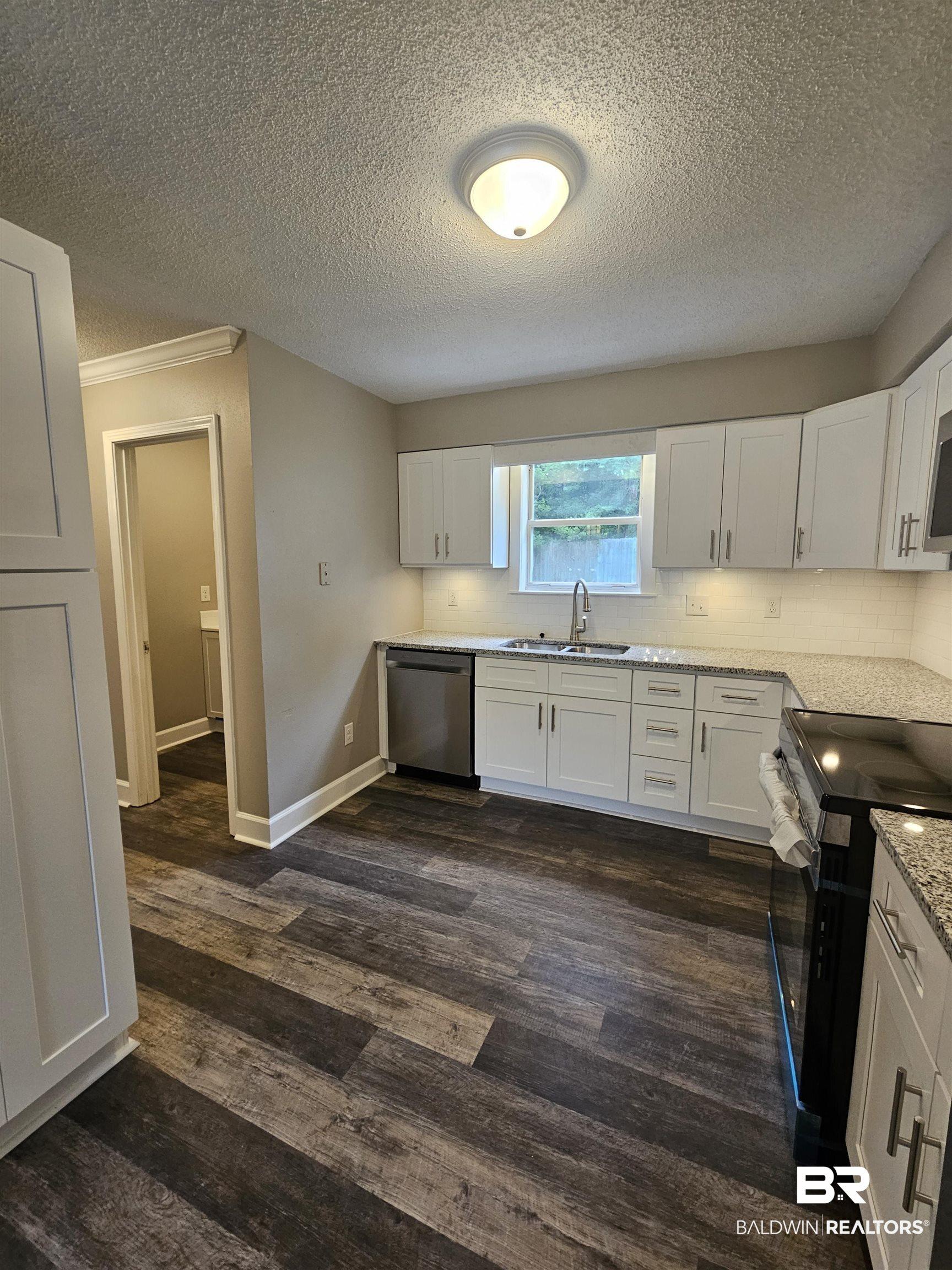 Image 2: Kitchen