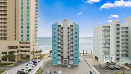939 W Beach Boulevard
