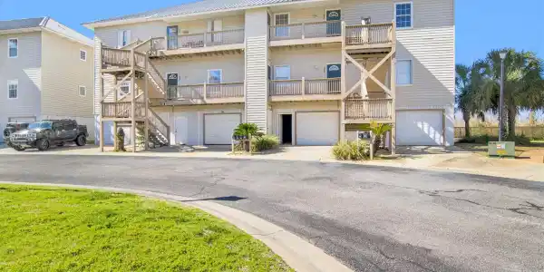 4 Yacht Club Drive