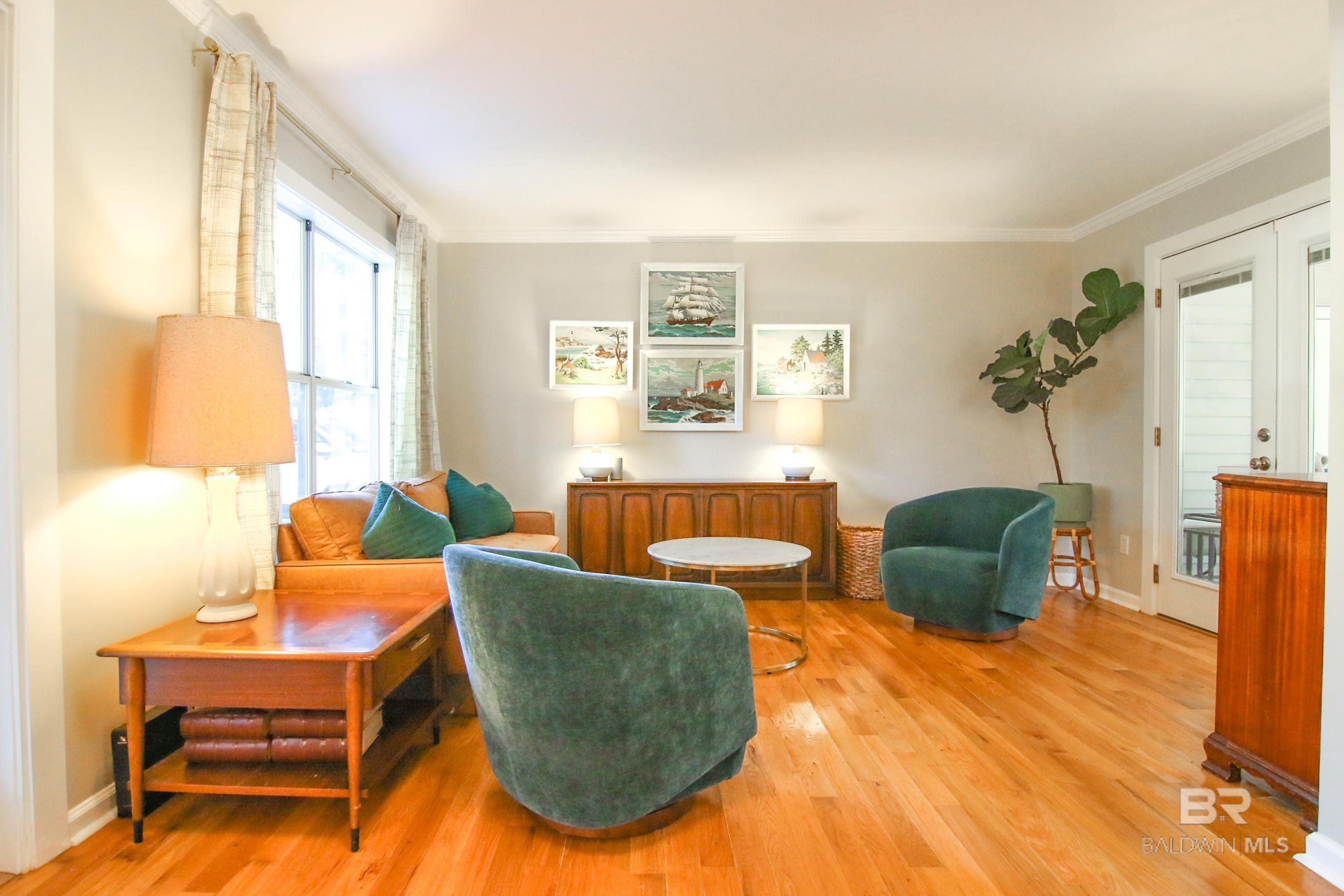 Image 4: Sitting Room