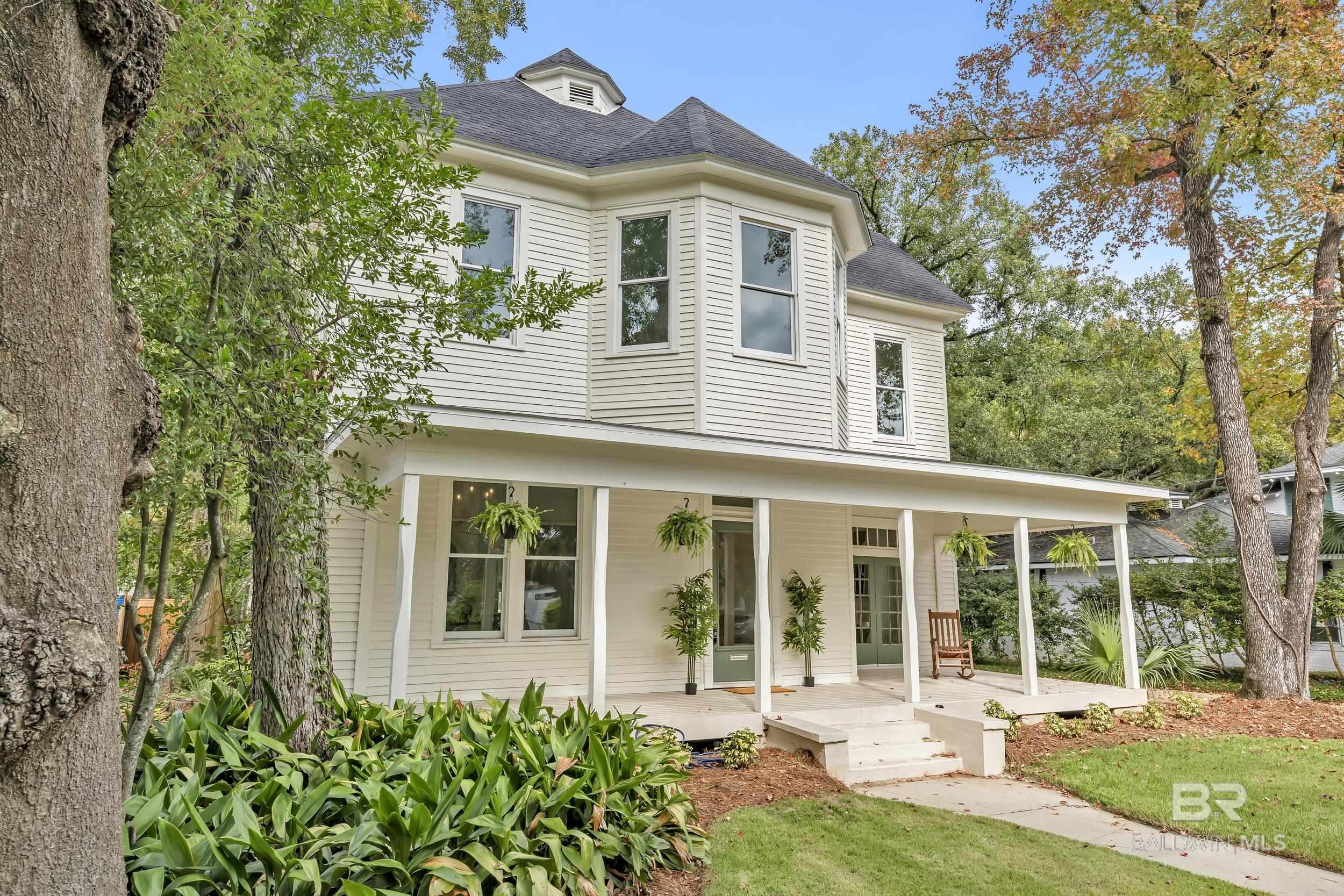 Image 2: Front Of Structure