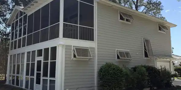 216 W Canal Drive