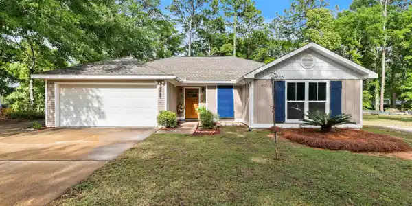 104 Chatam Loop