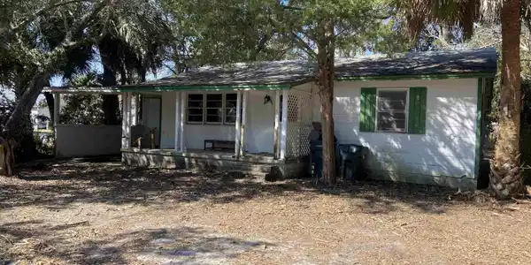 3710 Stonewall Avenue