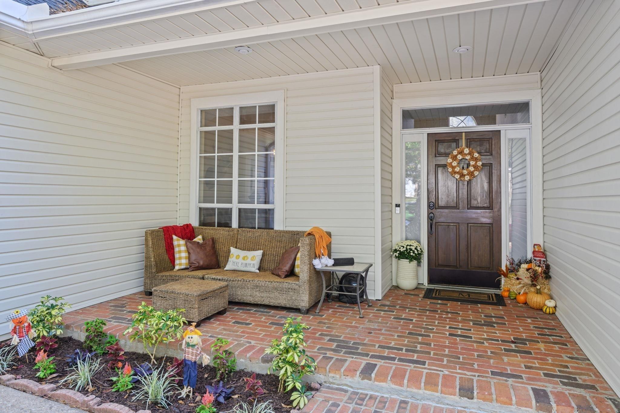 Image 4: Front porch