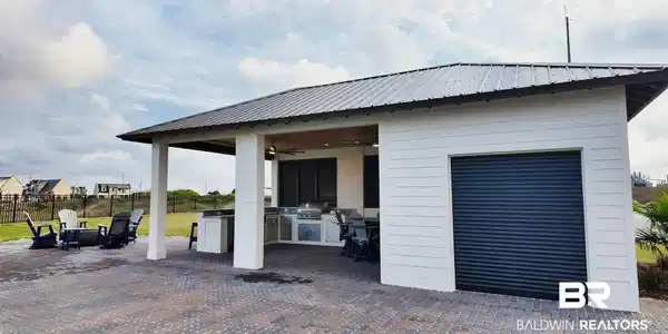 Image 3: Garage featuring ceiling fan