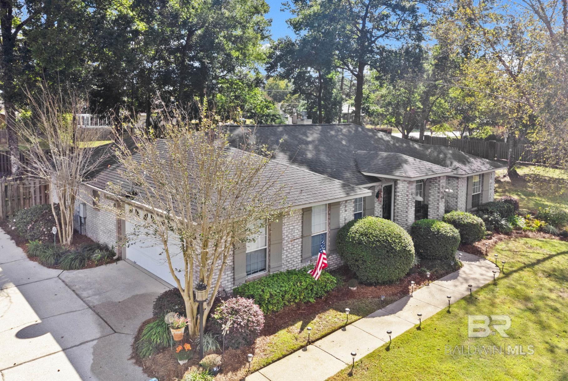 Image 4: Front Of Structure