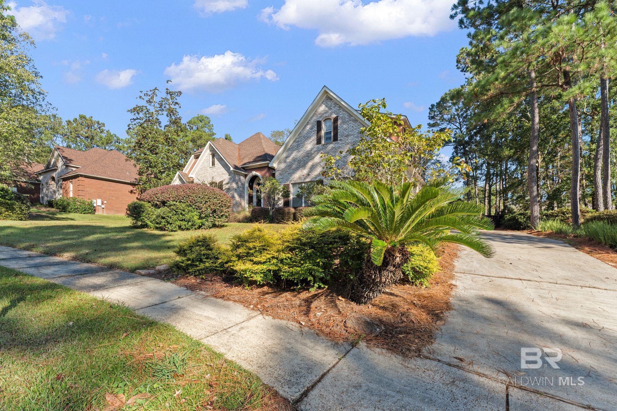 Image 4: Front Of Structure