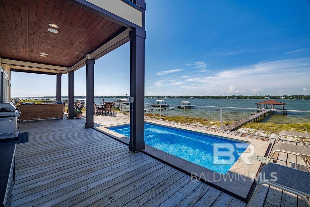 Image 4: Pool