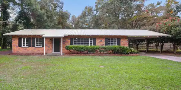 2261 Island Road
