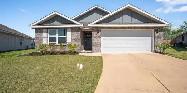 8072 Irwin Loop