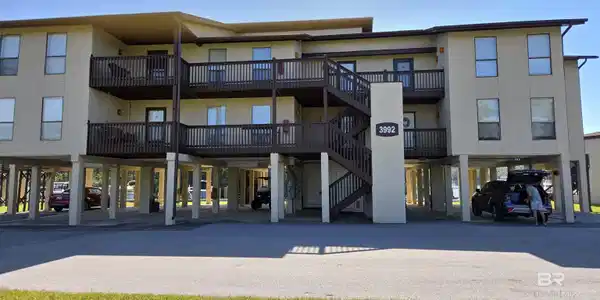 3992 Spinnaker Drive
