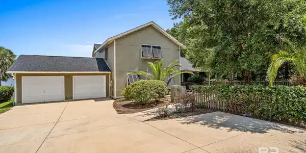 9128 Tuscaloosa Drive