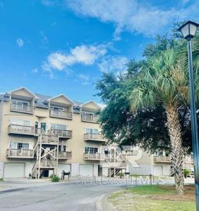 4 Yacht Club Drive